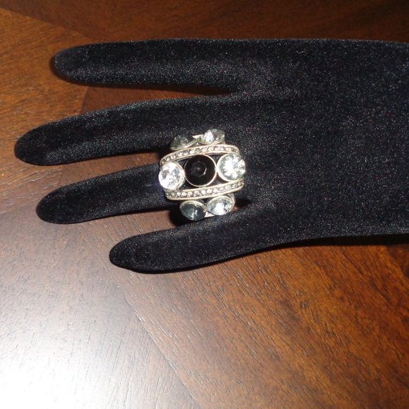 Big ring with faux crystals- costume jewelry - Picture 1 of 12